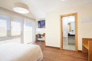 Room - Cristal Aeropuerto (Castrillon)