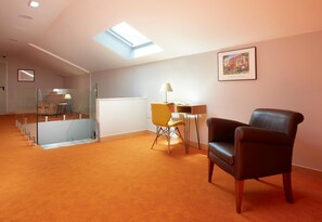 Interior - Cristal Aeropuerto (Castrillon)