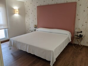 Room - Cristal Aeropuerto (Castrillon)