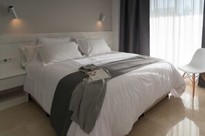Room - Mediterraneo Sitges Hotel & Apartments (Sitges)