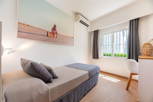 Room - Cenit Apartments (Ibiza Town)