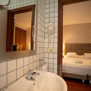 Bathroom - Don Juan De Austria (Jarandilla de la Vera)