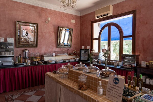 Dining - Don Juan De Austria (Jarandilla de la Vera)