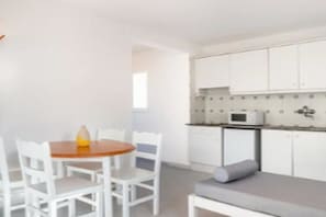 Interior - Vibra Caleta Playa Apartments (Ciutadella de Menorca)