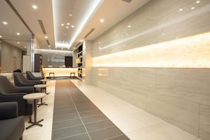 Lobby - Kuretake Inn Osaka Midousuji Hommachi (Osaka)