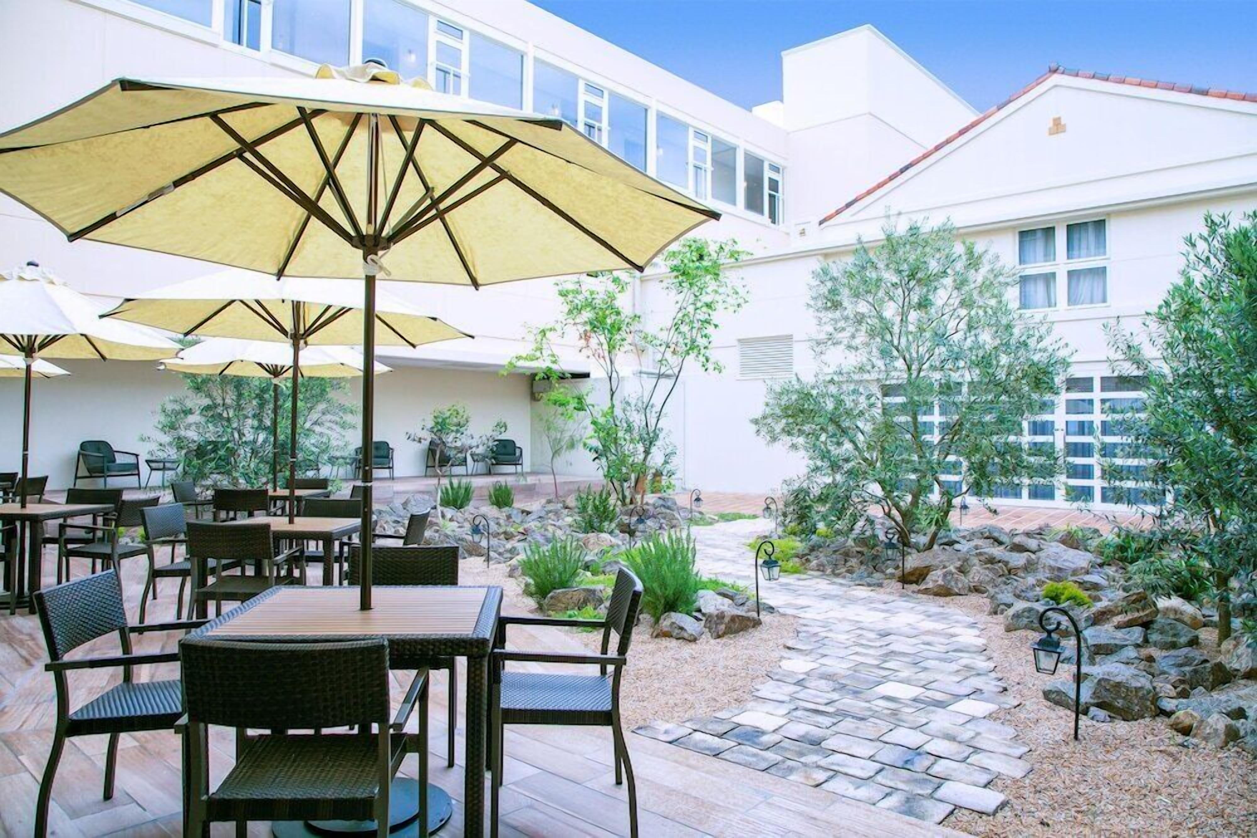 屋外ダイニングエリア