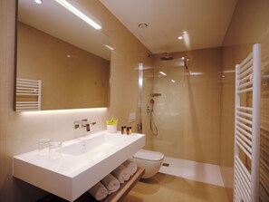 Bathroom - First Hotel Raftewold (Volda)
