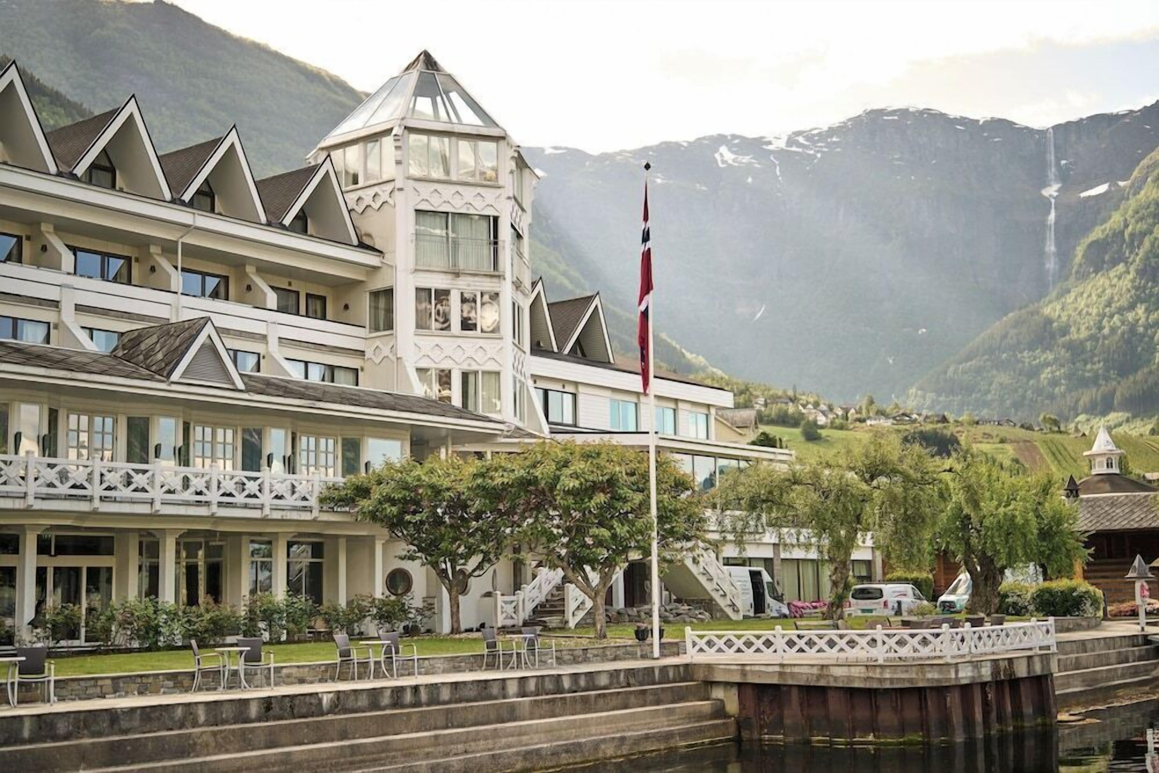 المنشأة من الخارج