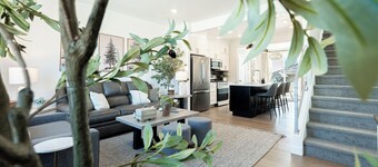 All New in Deer Valley East Village | 5 Min to Lifts & Lake | Hot Tub & Views