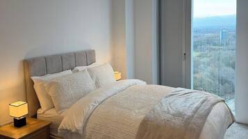 Iron/ironing board, WiFi, bed sheets, wheelchair access