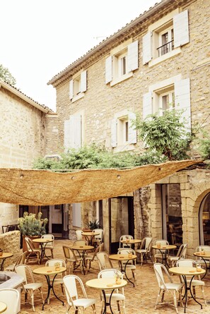 Restauration extérieure