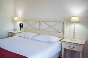 Room - Brit Hotel Nogent Le Rotrou - Hotel Du Perche (Nogent-le-Rotrou)