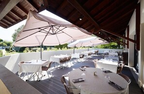 Khu ẩm thực ngoài trời