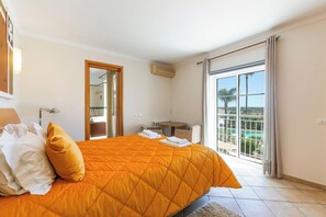 Iron/ironing board, WiFi, bed sheets, wheelchair access - Monte Da Poupa - 7 bedroom villa - Sleeps 14 (Albufeira)