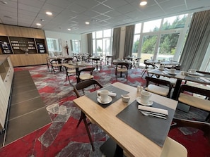 Dining - Hotel Husseren Les Chateaux (Husseren-les-Chateaux)