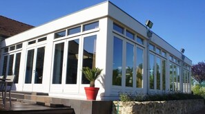 Exterior - Golf Hotel Domaine De La Brie (Crecy-la-Chapelle)