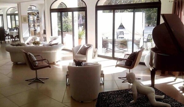 Interior - Hotel Restaurant Du Parc (Fontaine-de-Vaucluse)