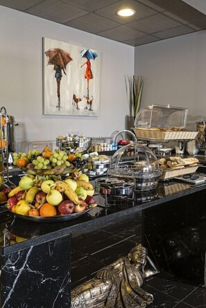 Dining - Inter-hotel Le Ya'tis (Saint-Laurent-des-Arbres)