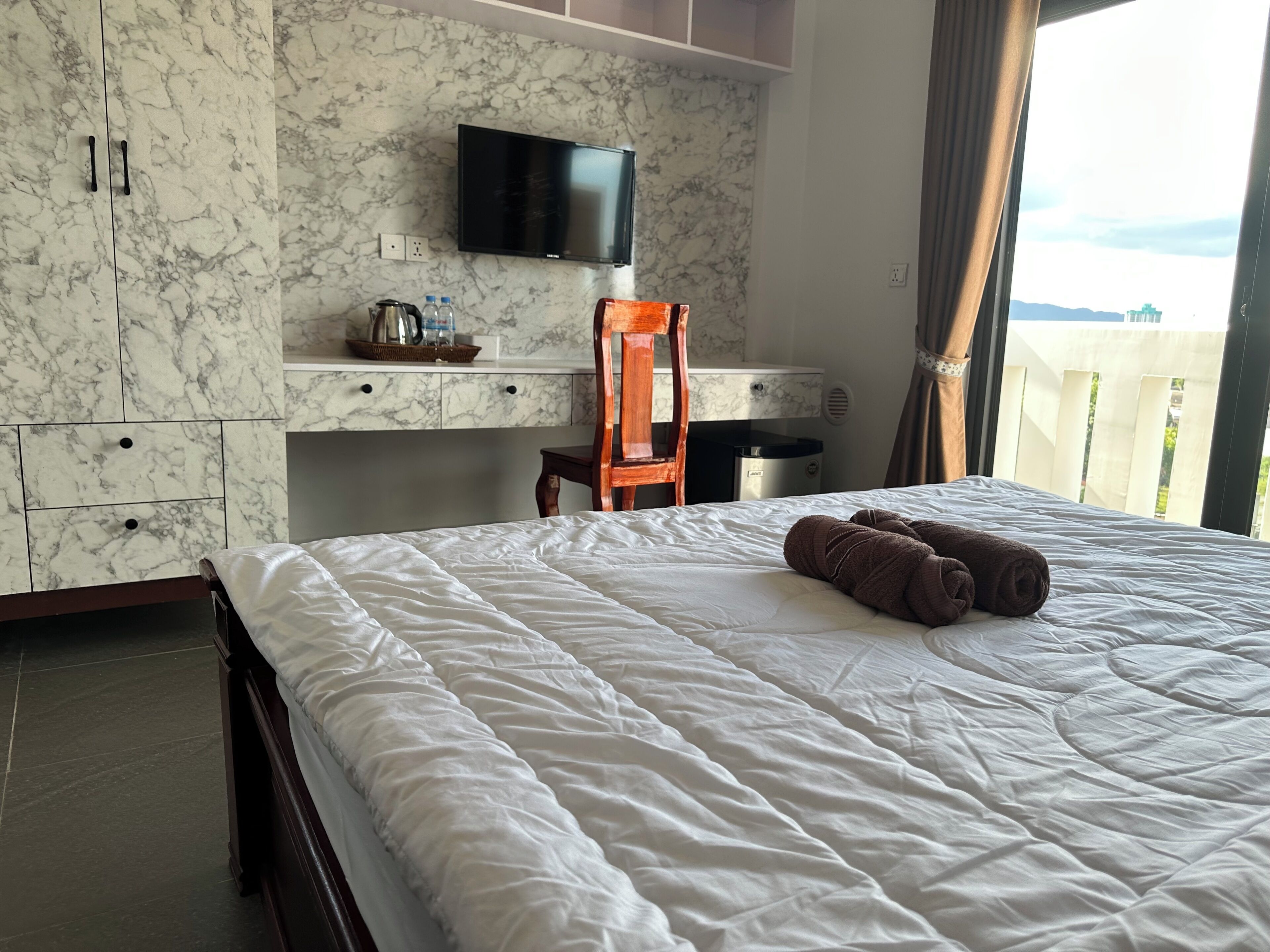 Apartamento, balcón | Espacio para trabajar con un portátil, wifi gratis, ropa de cama