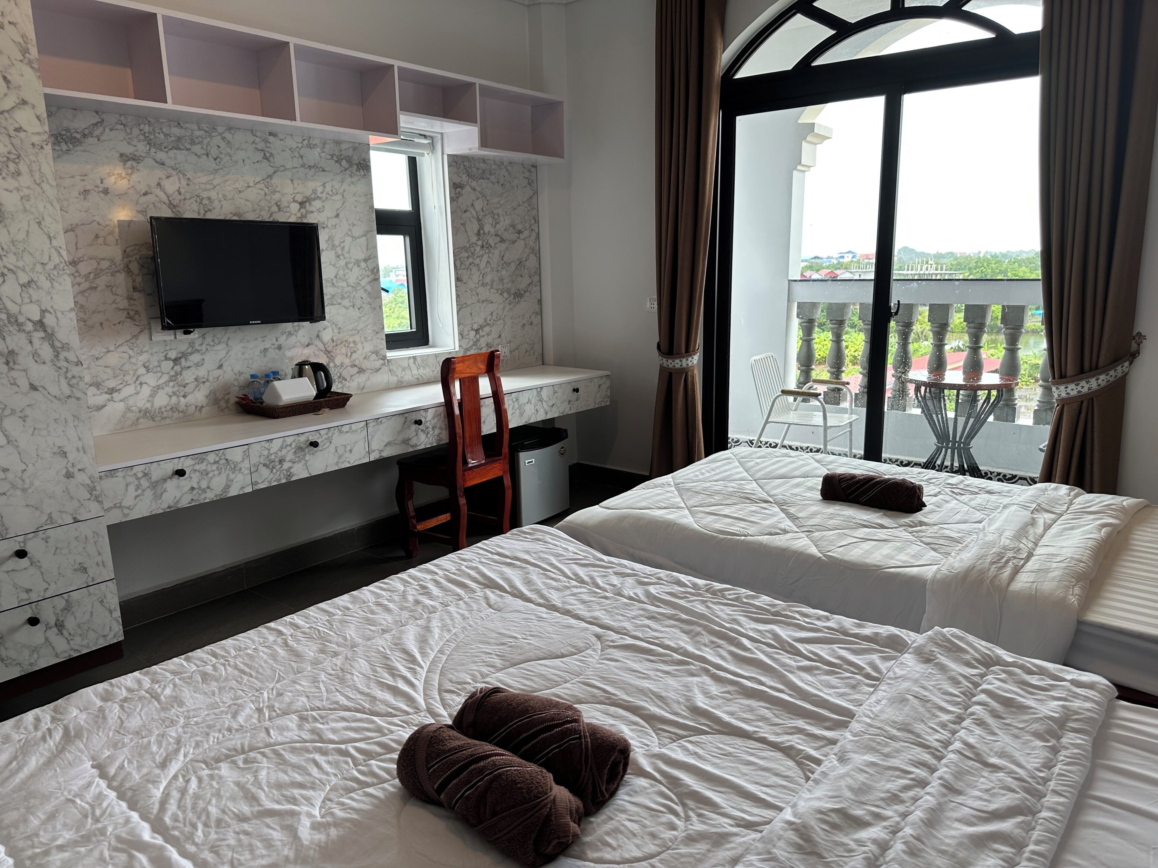 Appartement Familial, balcon, vue vallée