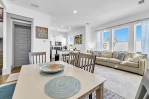 Dining - Sand Star Oasis near beaches of 30A (Santa Rosa Beach)