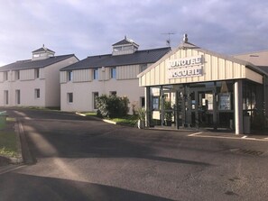 Exterior - Brit Hotel Saint Lo - Hotel Lunotel (Saint-Lo)