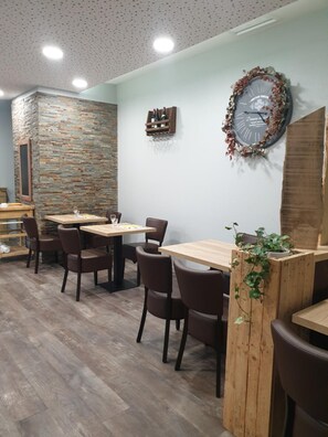 Dining - Hotel Des Portes De Meuse (Pagny-sur-Meuse)