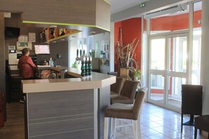 Lobby - Hotel Des Portes De Meuse (Pagny-sur-Meuse)