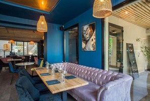 Dining - Paris (Saint-Cloud)