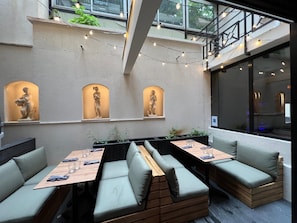 Dining - Paris (Saint-Cloud)