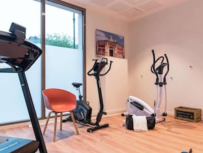 Fitness facility - Ibis Styles Chlons-en-champagne Centre (Chalons-en-Champagne)