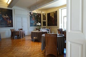 Dining - Domaine de Champlong Golf & SPA (Villerest)