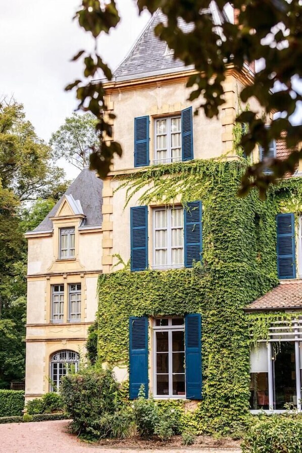 Exterior - Domaine de Champlong Golf & SPA (Villerest)