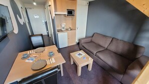 Living area - Best Western Hotel de la Plage Normandie (Asnelles)