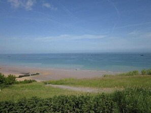 Beach - Best Western Hotel de la Plage Normandie (Asnelles)