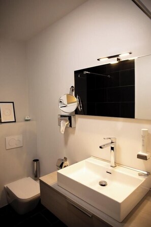 Bathroom - Minotel Le Bourgogne (Evian-les-Bains)
