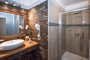 Bathroom - La Magnanerie (Aubignosc)