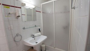 Bathroom - Hotel De France (Bordeaux)