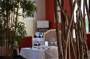 Dining - Relais Du Silence Le Clos De Pradines (Saint-Quentin-la-Poterie)