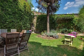 Outdoor dining - Hotel Notre Dame (Valenciennes)