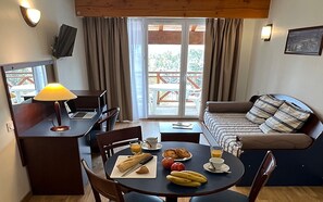 Living area - Residence Appart Vacances Pyrenees 2000 (Bolquere)