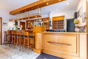 Bar (on property) - Hamm (Koblenz)
