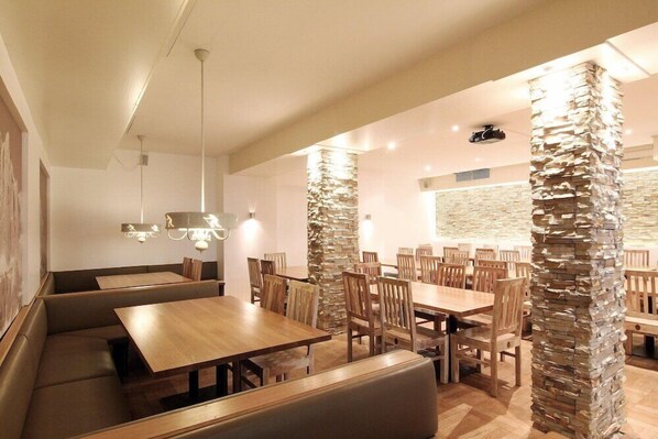 Dining - Sportscheck Hotel (Unterfoehring)