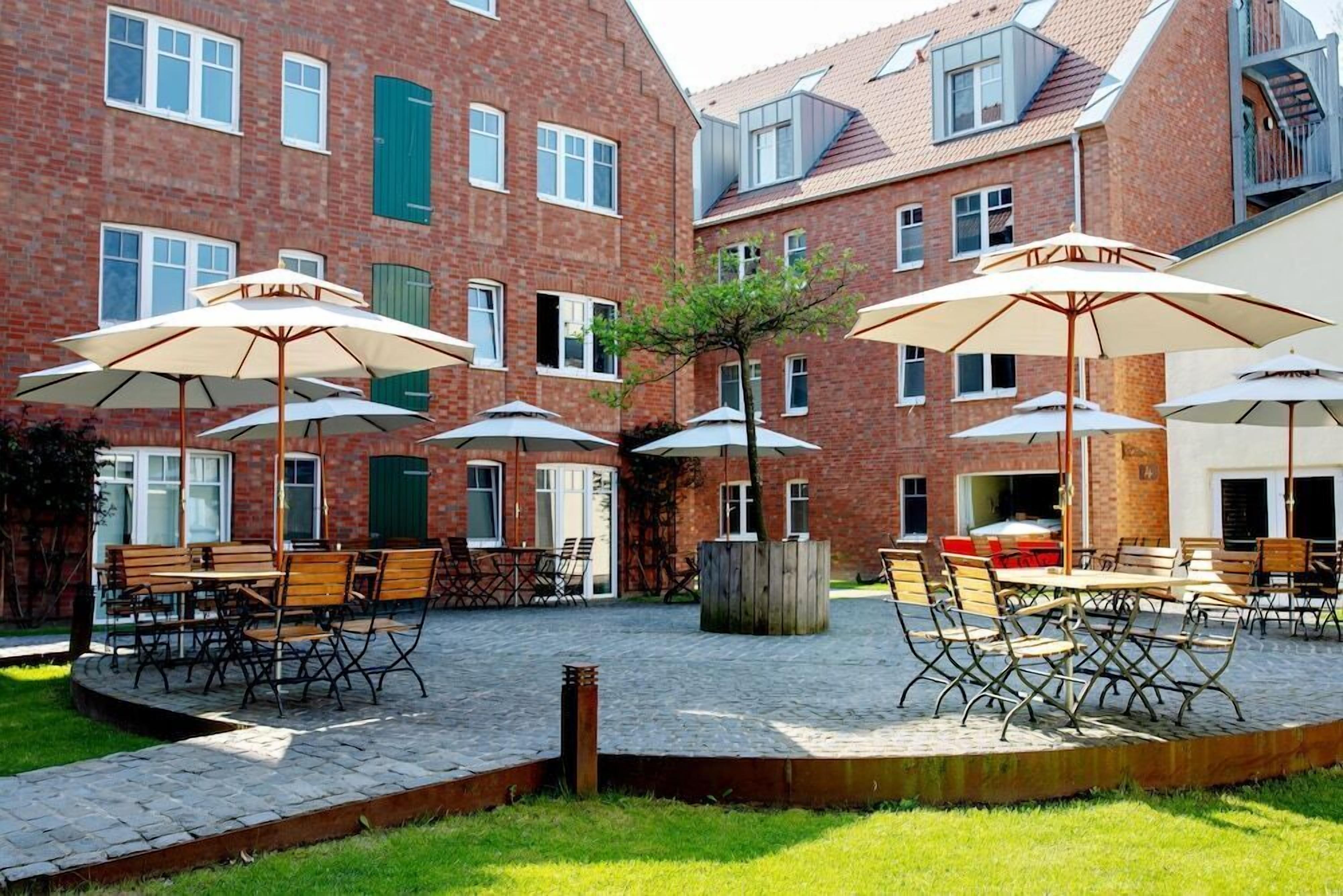 تناول الطعام بالخارج