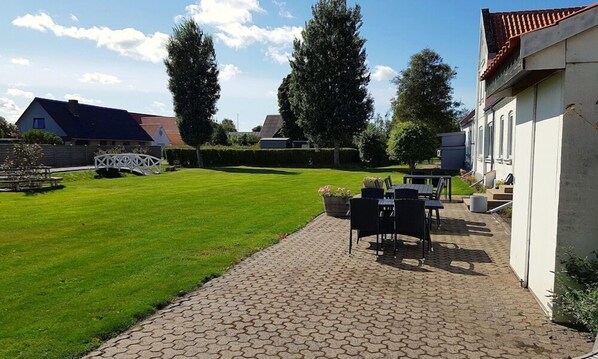 Outdoor dining - Aalbk Gl. Kro (Aalbaek)