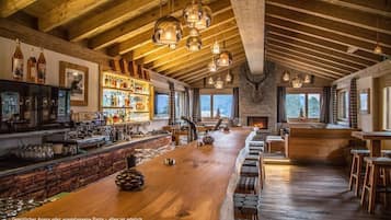 Bar (in der Unterkunft)