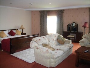 Living area - Broadhaven Bay Hotel (Belmullet)