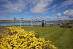 Property grounds - Broadhaven Bay Hotel (Belmullet)