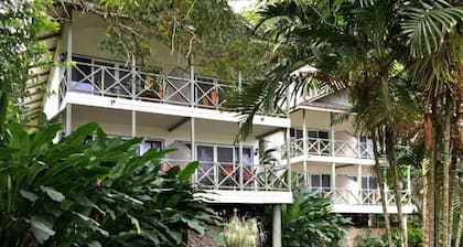 Madang Resort Hotel