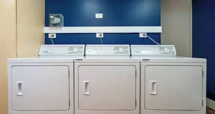 Seasons Hotel Newman